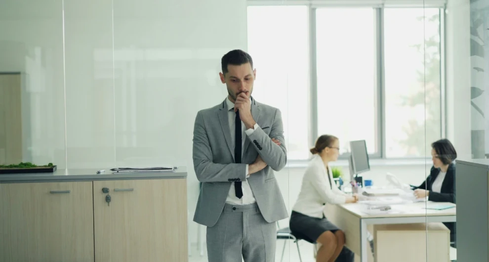 hr medewerker in gedachten